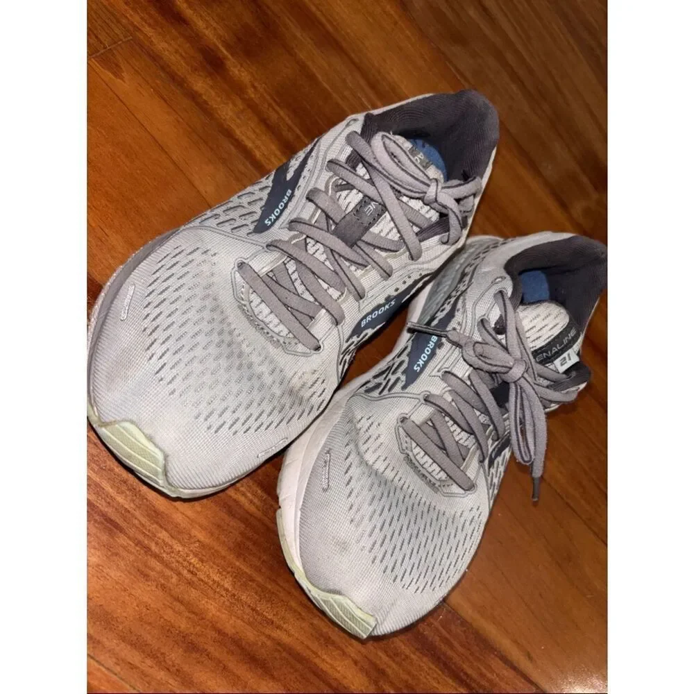 Brooks Adrenaline GTS 21 women’s running shoes size 8